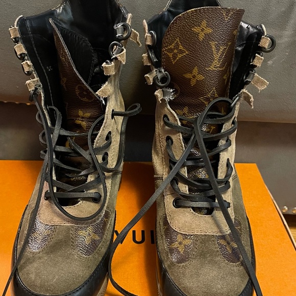 Laureate Platform Desert Boot - Picture 7 of 7